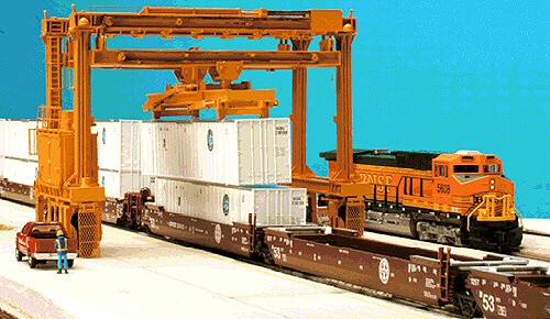 Kato's BNSF MAXI-IV Stack Cars